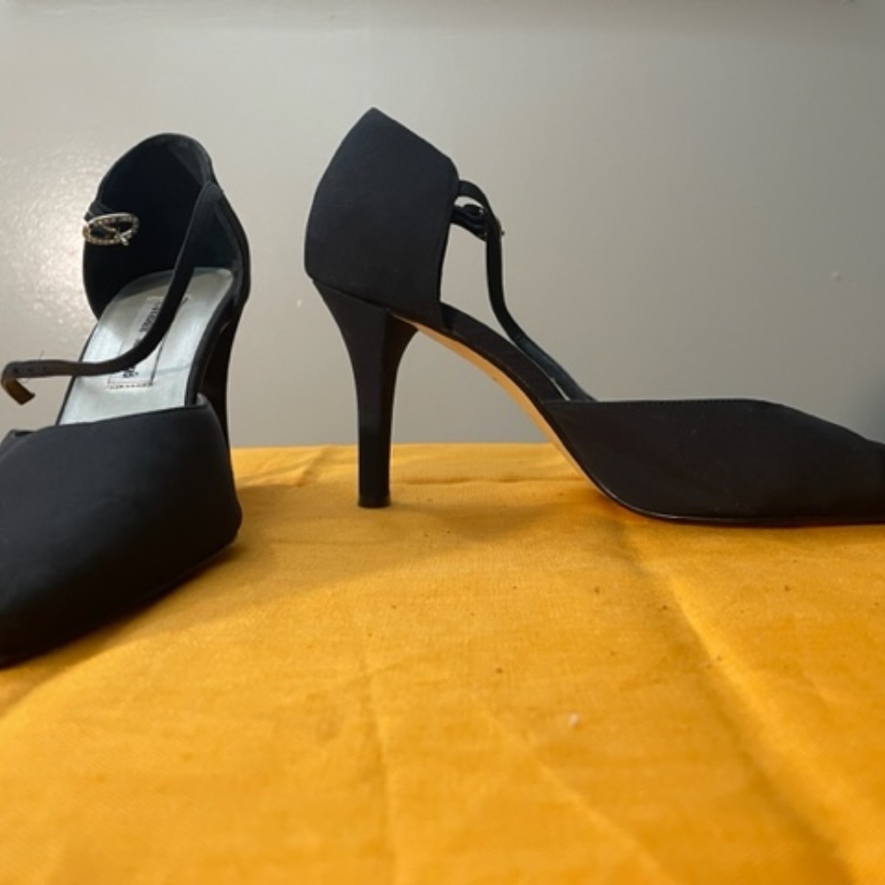 Mister Lorens Women's Christina Elegant Satin Shoe